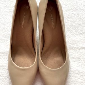Antonio Melani Pumps